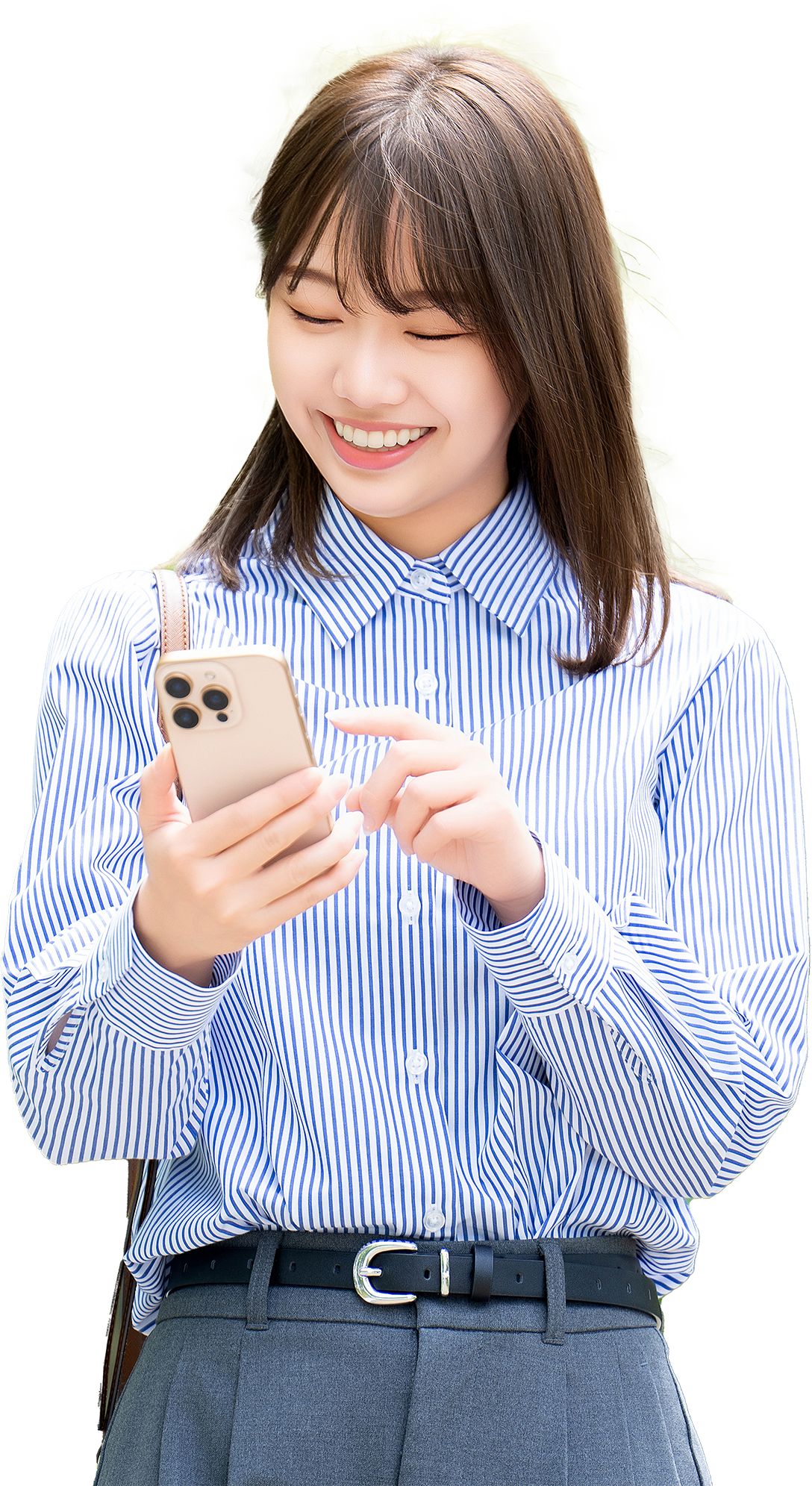 スマートフォンを操作する女性